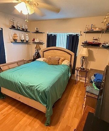 5th image of 101 SE 43rd Ln