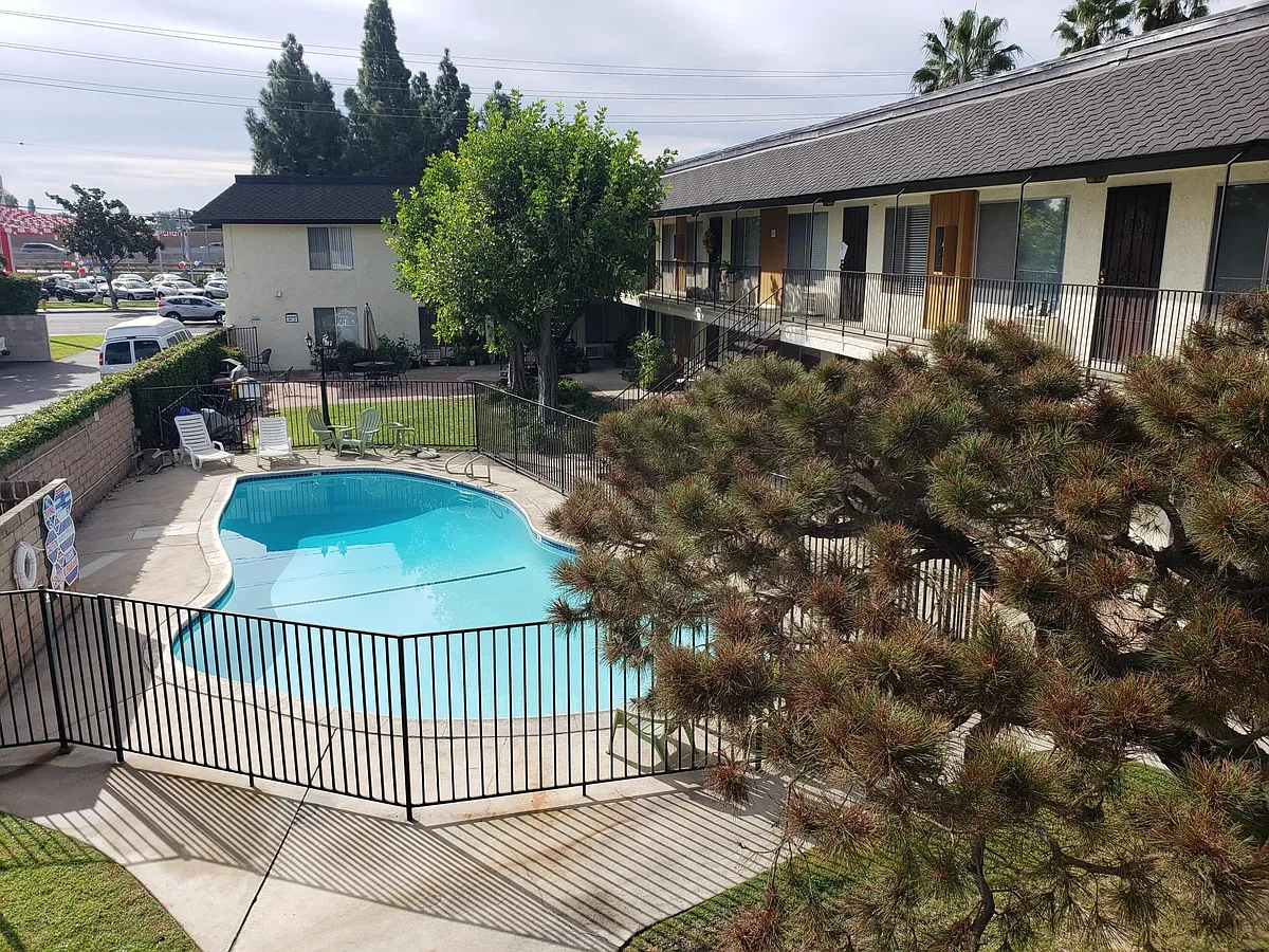 Building Photo - 9181 Trask Ave #19