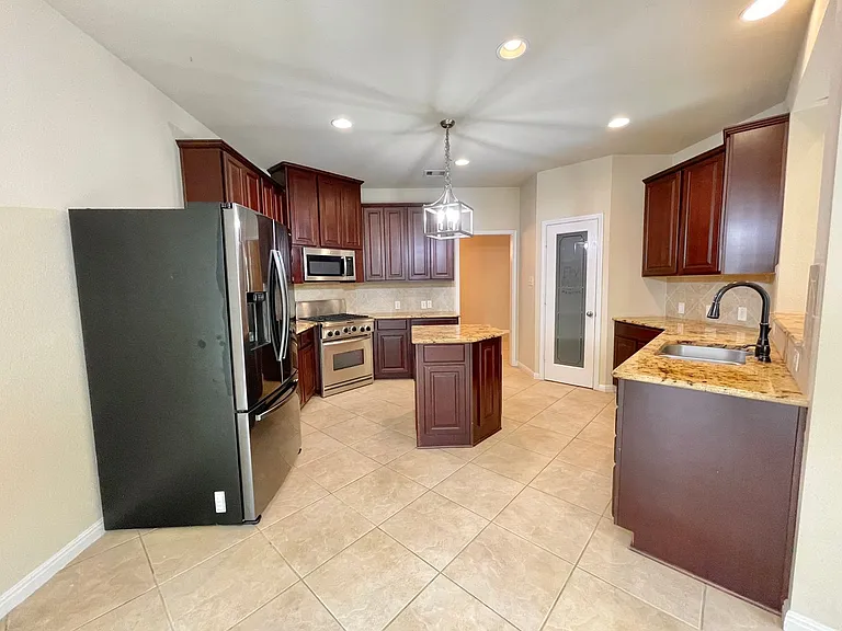 2602 Sierra Peak — Photo 8