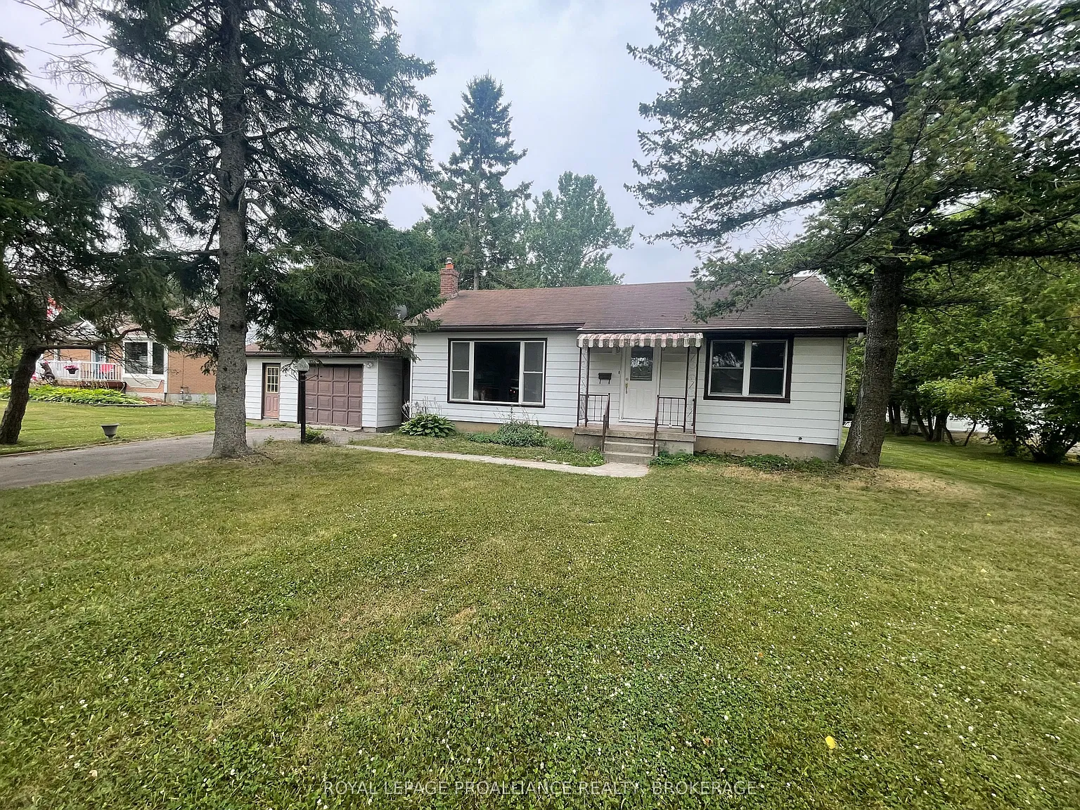 4 bed, $2,500 — Photo 1