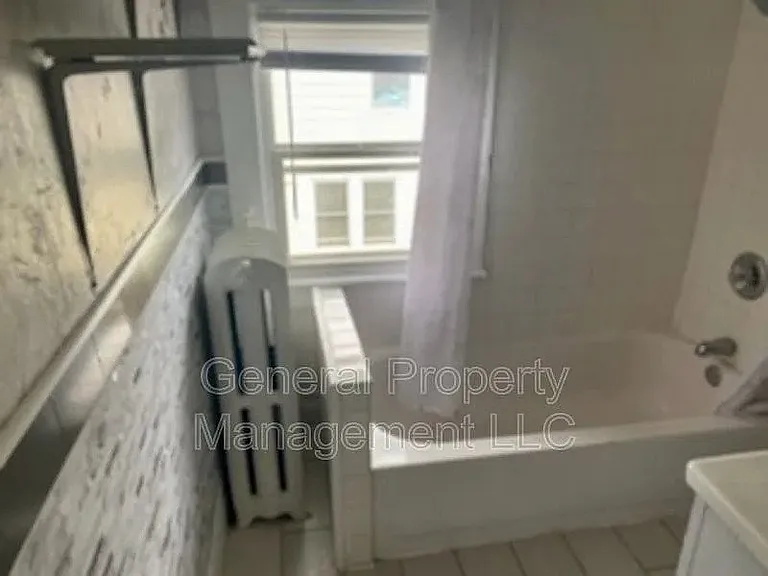 909 1/2 Barland St — Photo 17