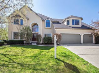 1628 Robert Ln, Naperville, IL 60564