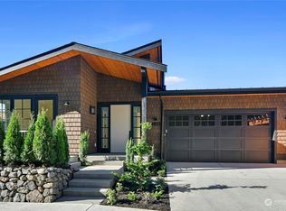 4833 Rosalind Rd NE, Bainbridge Island, WA 98110