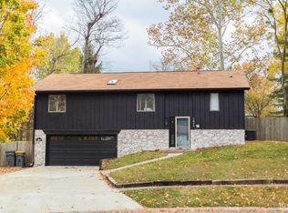 1824 E Thornton Dr, Bloomington, IN 47401