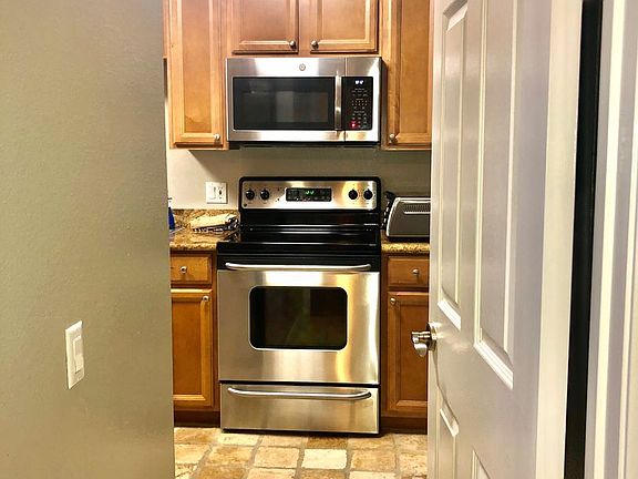 3rd image of 544 Woodside Oaks APT 2