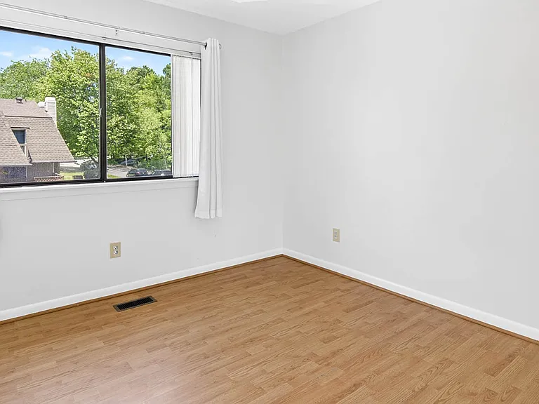 208 Finley Forest Dr — Photo 37