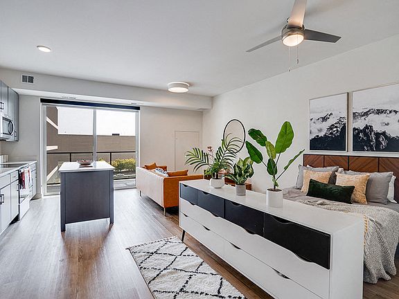 4th image of 600 5th Ave S Unit 325