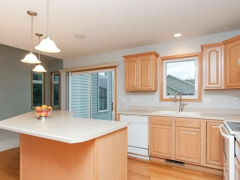 7329 Walden Rd NE — Photo 10