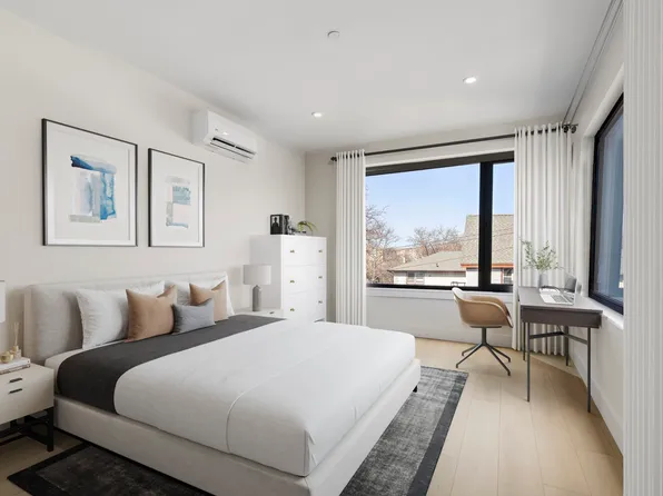 4525 Bergenwood Avenue image 8 of 74