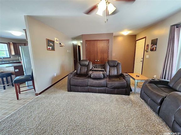 5th image of 629 Mann Ave