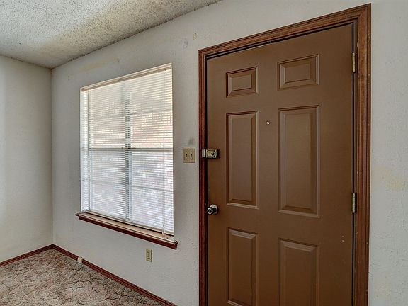 5th image of 907 NW 64th St