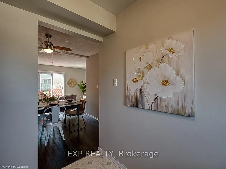1060 Canfield Cres #5 — Photo 7