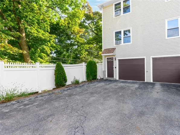 10 Burleigh St APT 1, Providence, RI 02904