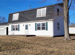 107 W 1st St, Coffeen, IL 62017