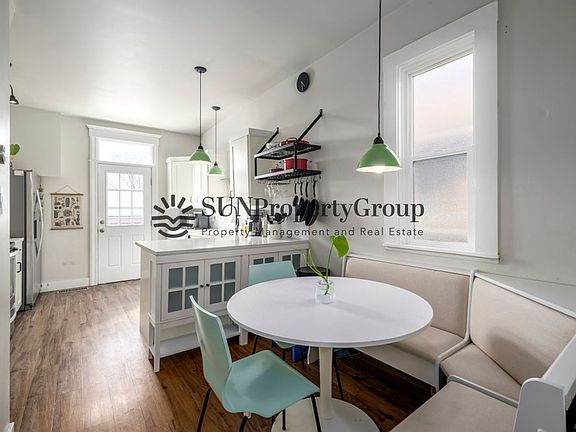4th image of 752 E Parkway Ave