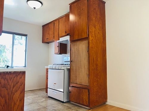 4th image of 725 N Isabel St APT 5