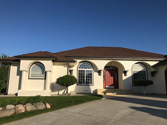 3rd image of 1800 Warm Springs Dr