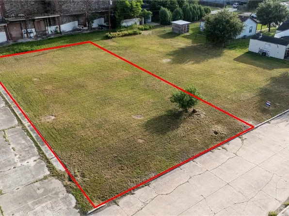 222 E Lott Ave, Kingsville, TX 78363