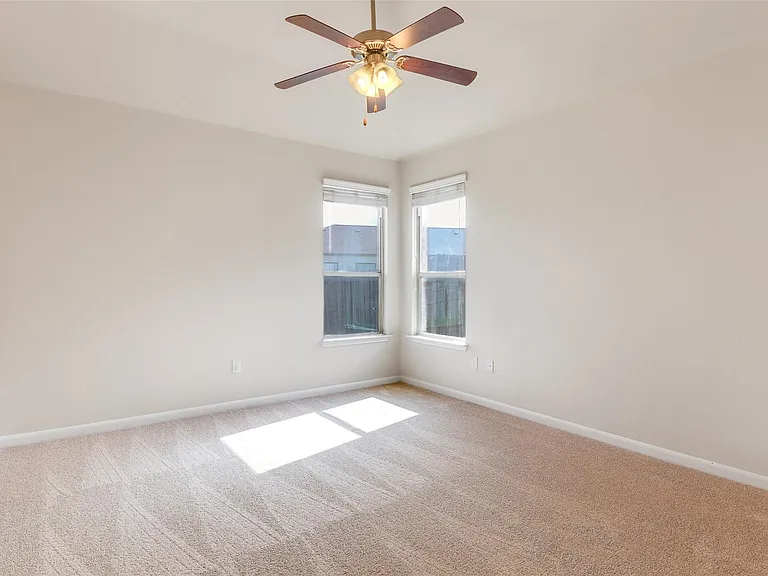 18705 Moreto Loop — Photo 10