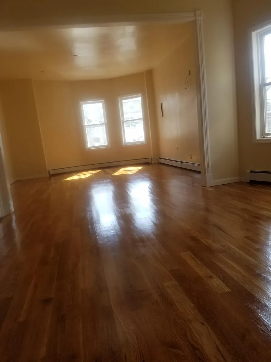 Building Photo - 951 Chancellor Ave #2