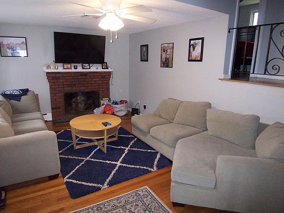 4th image of 62 Belmont St