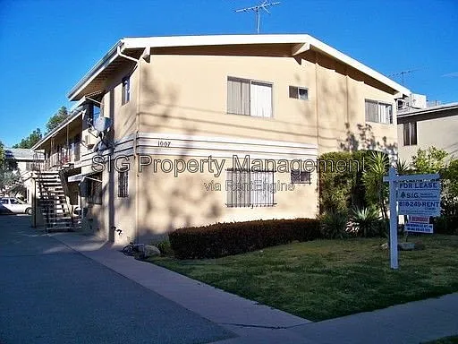 1 bed, 1.0 bath, $2,195 — Photo 1