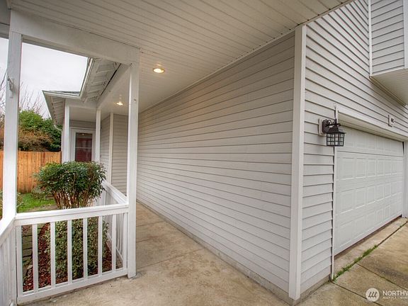 3rd image of 4043 Wonderwood Lane SE