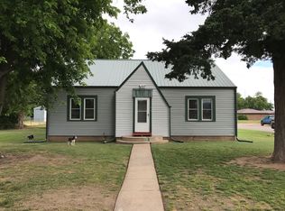 419 W Main St, Pretty Prairie, KS 67570