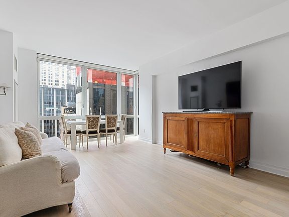 3rd image of 39 E 29th St #17A