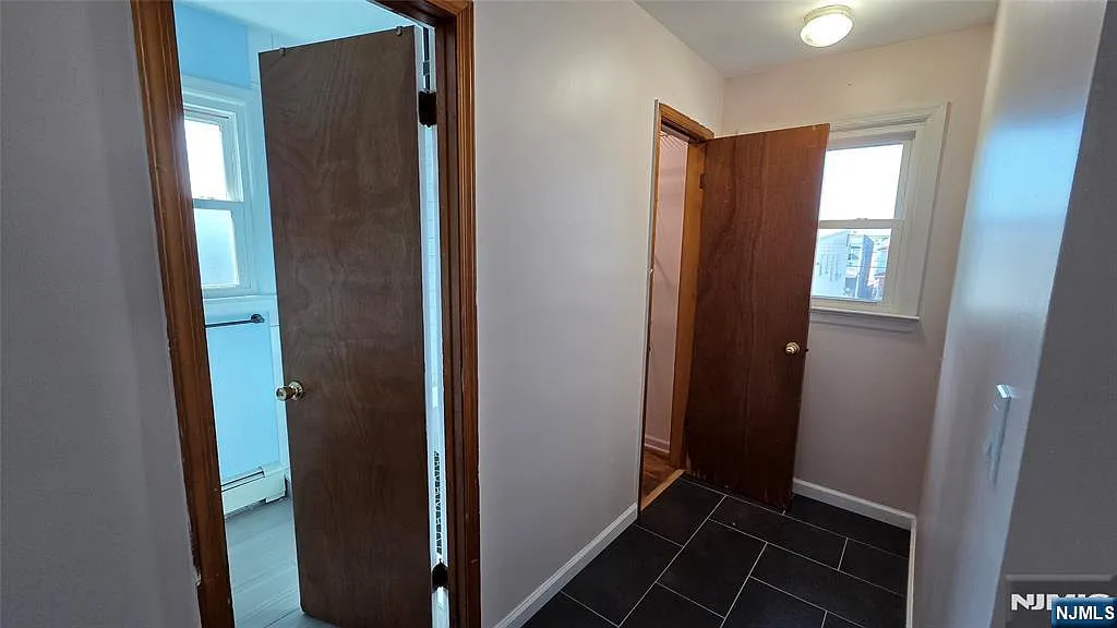 2 bed, 1.0 bath, $2,350 — Photo 4