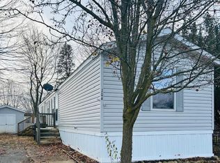 104 Dunlap Cir, Oxford, MI 48371
