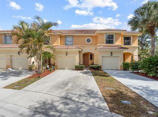 202 River Bluff Ln, Royal Palm Beach, FL 33411