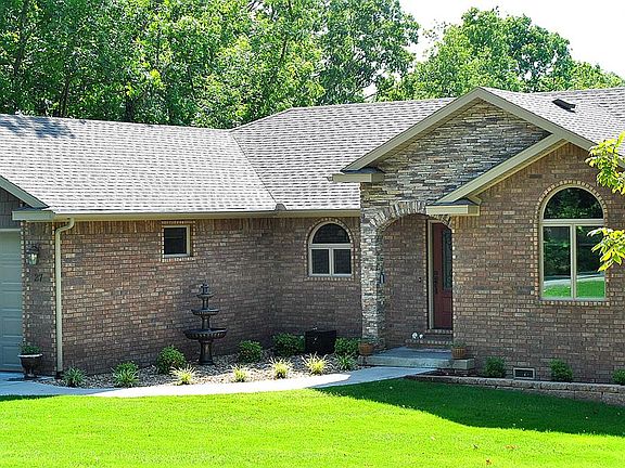 2nd image of 27 Magrath Cir