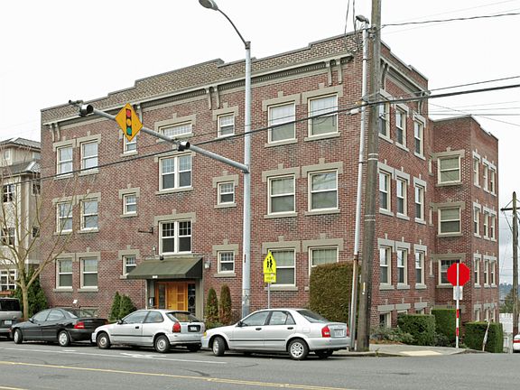 2nd image of 5019 Phinney Ave N #19351089