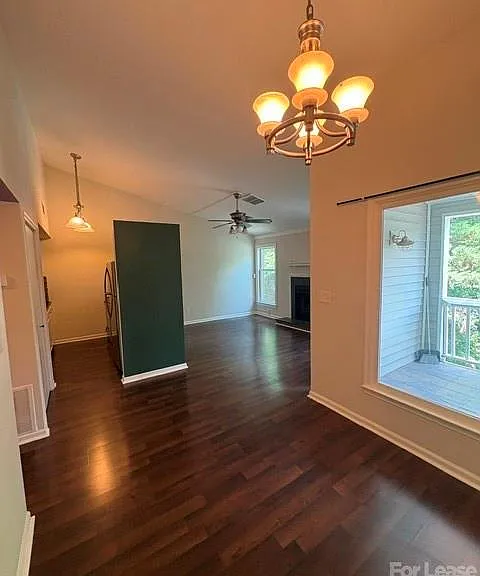 430 Queens Rd — Photo 12