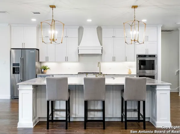 439 E TANGLEWOOD DR, New Braunfels, TX 78130