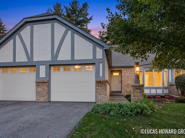 3167 Maple Villa Dr SE, Grand Rapids, MI 49508