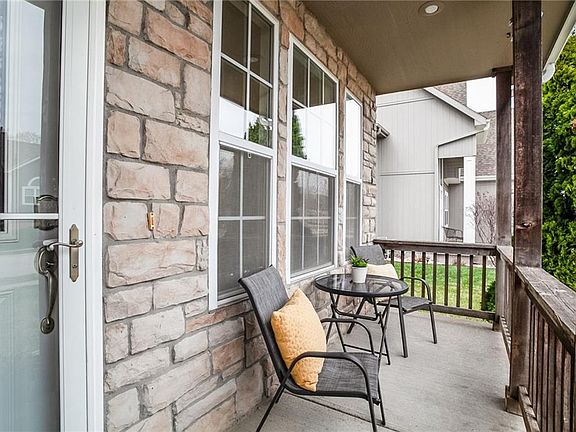 3rd image of 8804 N Chatham Ave