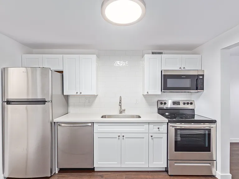 312 E Kinderman Dr #5 — Photo 1