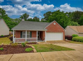 727 Jacoby Dr, Loganville, GA 30052