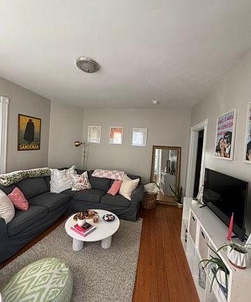 2nd image of 95 Auckland St #2