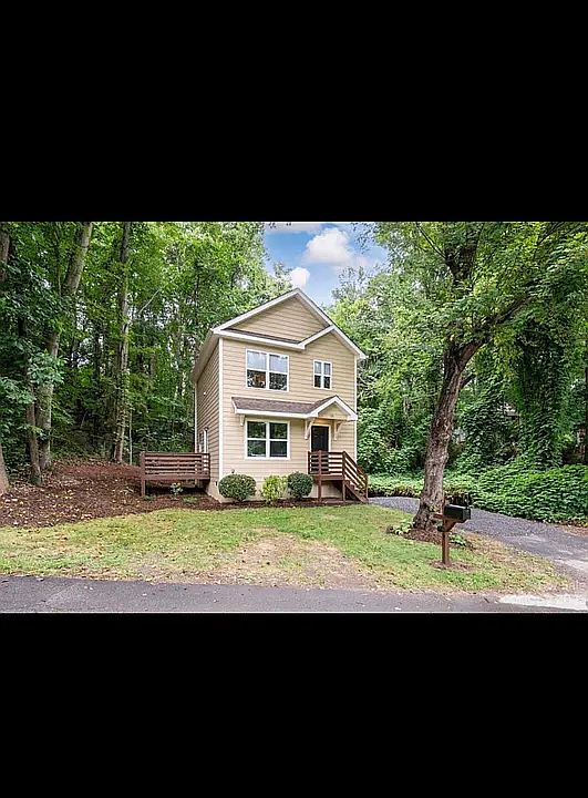 1st image of 139 Iris St