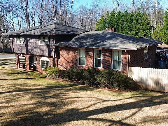 3rd image of 419 Forest Lane Dr