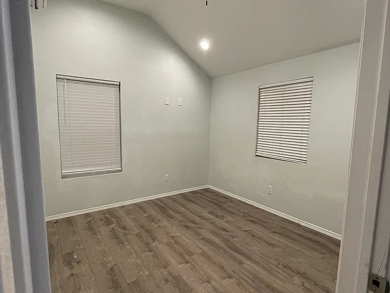 126 Deer Lake Dr #D — Photo 31