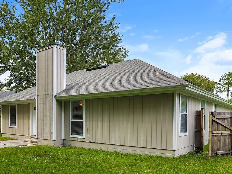 1804 Sherwood Dr — Photo 15