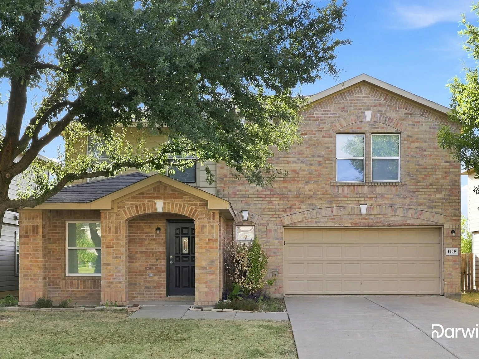 4 bed, 2.5 bath, 2469 sqft, $2,470 — Photo 1