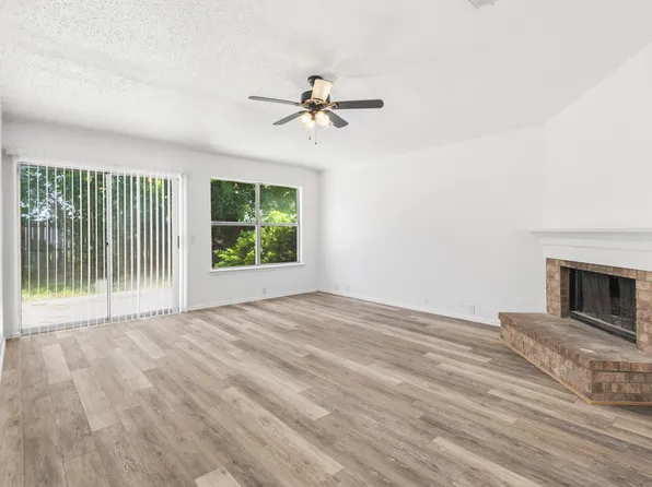 1004 Greenbend Dr, Denton, TX 76210