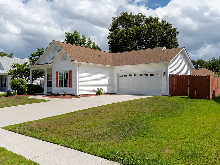 2117 Heathwood Dr — Photo 2