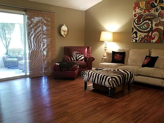 5th image of 212 Crestwood Dr