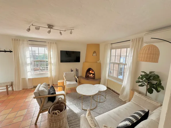 (undisclosed Address), Santa Fe, NM 87505